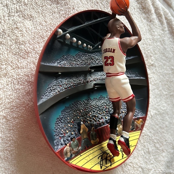 “Rim Rocker” by The Bradford Exchange Collectible Plate - Picture 4 of 5